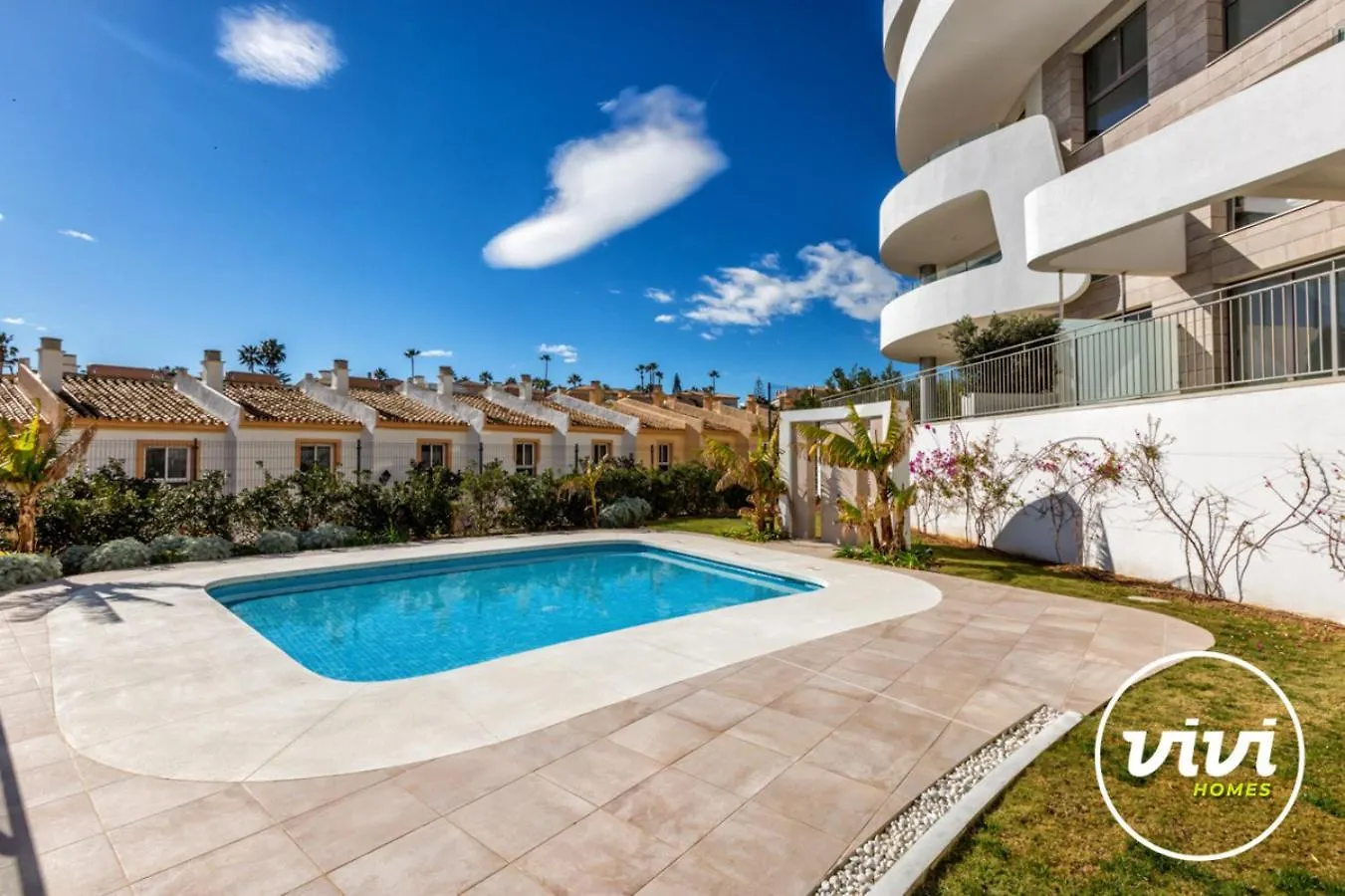 Vivi Homes - Blue View Pool, Sauna, Gym & Sea View El Faro Apartment
